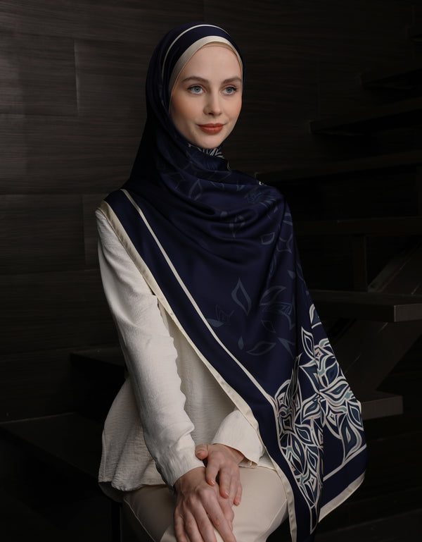 ZAYLA PRINTED SHAWL (NAVY BLUE)